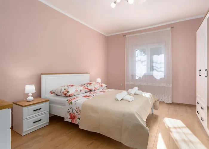 2 Bedroom In Lägenhet