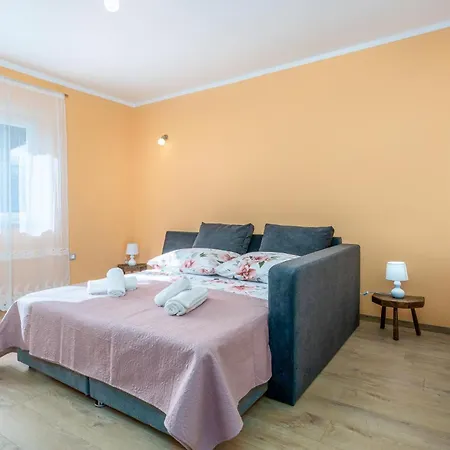 Διαμέρισμα Cozy In *